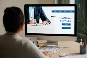 woman using AI financial services